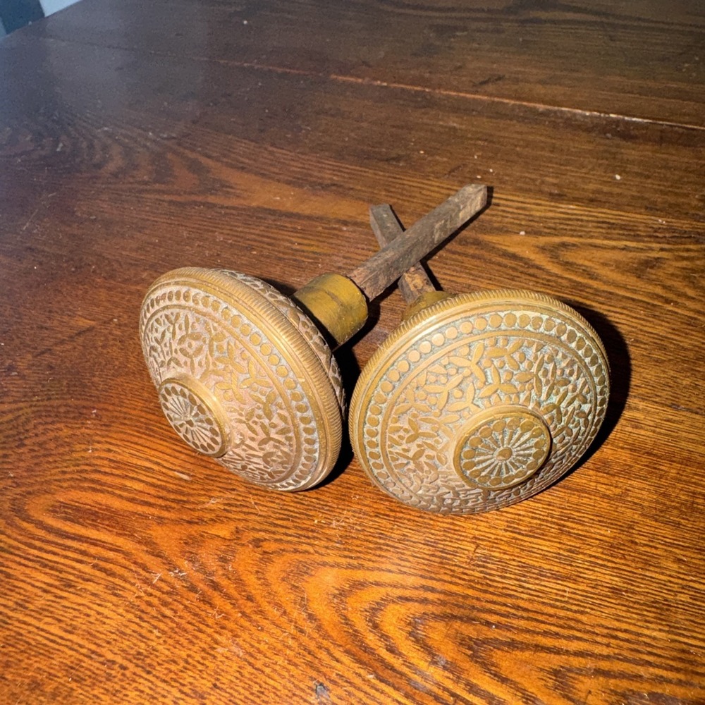 Antique door knobs - Attractive Style! - Picture 3 of 6